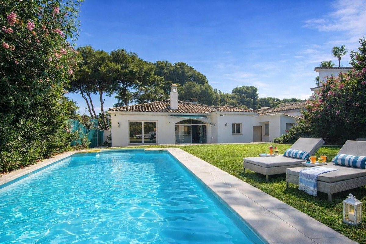 Villa in Nueva Andalucía