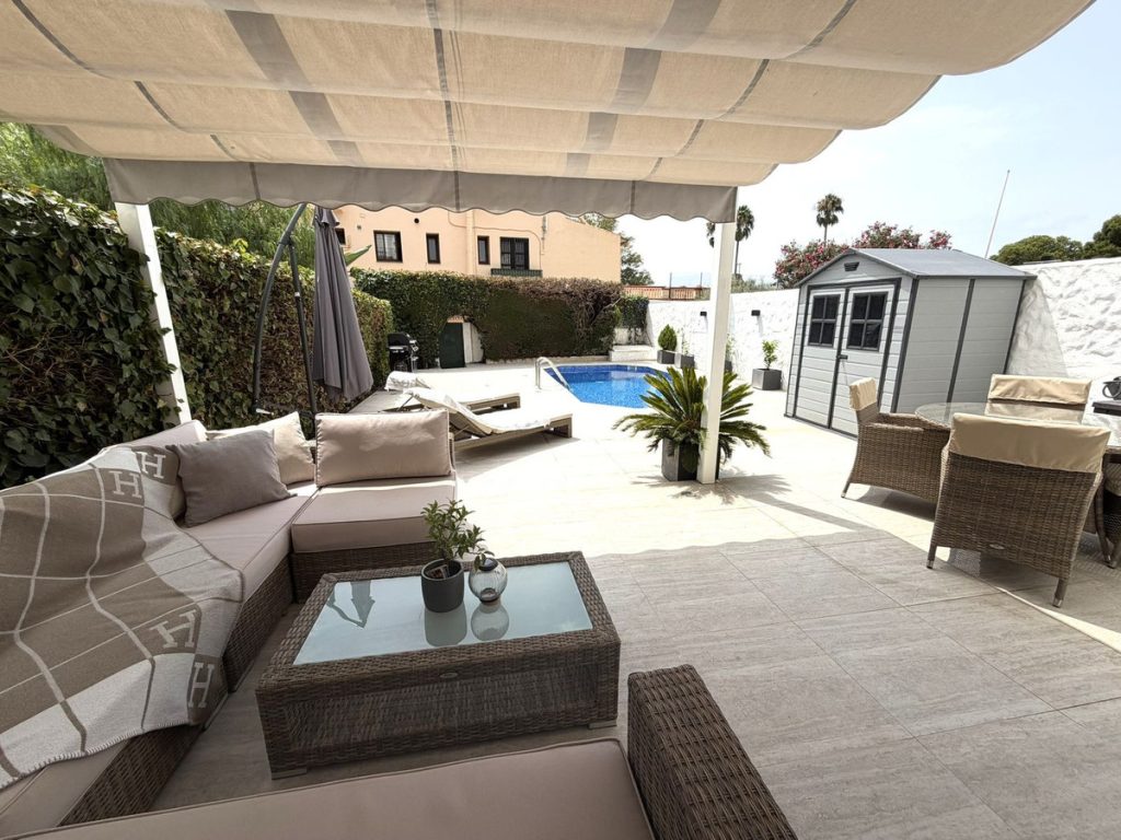 Apartment in El Paraiso