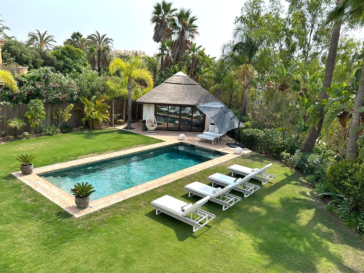 Villa in Estepona
