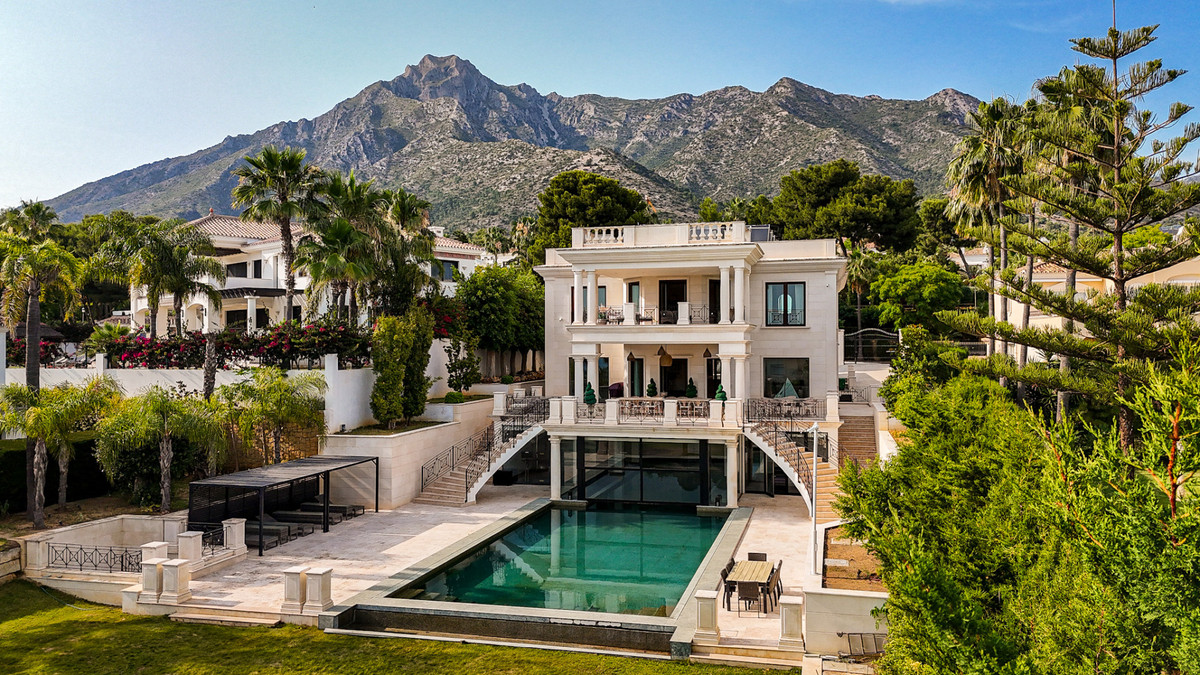 Villa in Sierra Blanca