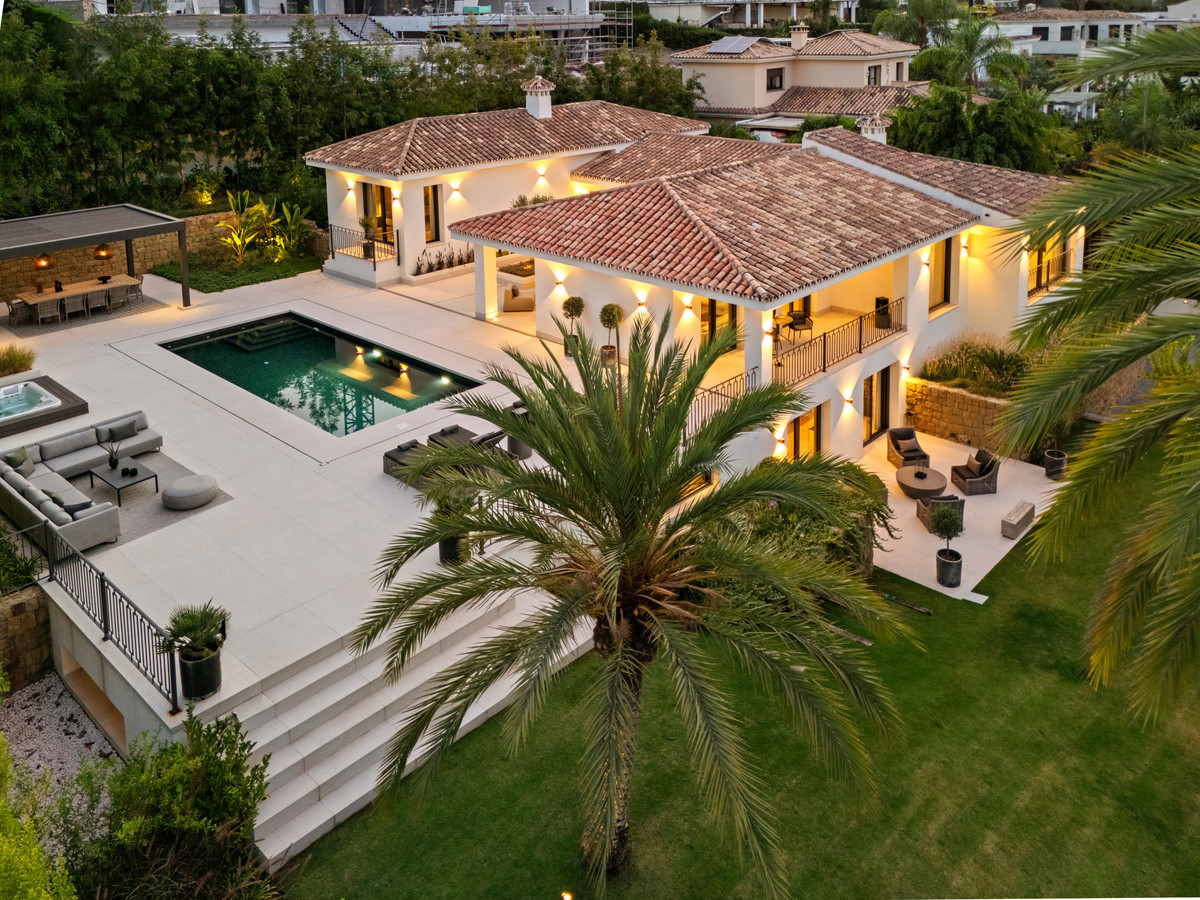 Villa in Nueva Andalucía