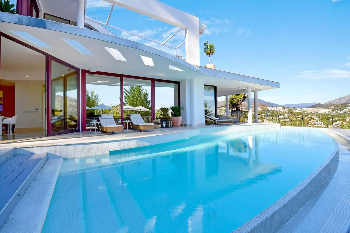 Villa in Nueva Andalucía