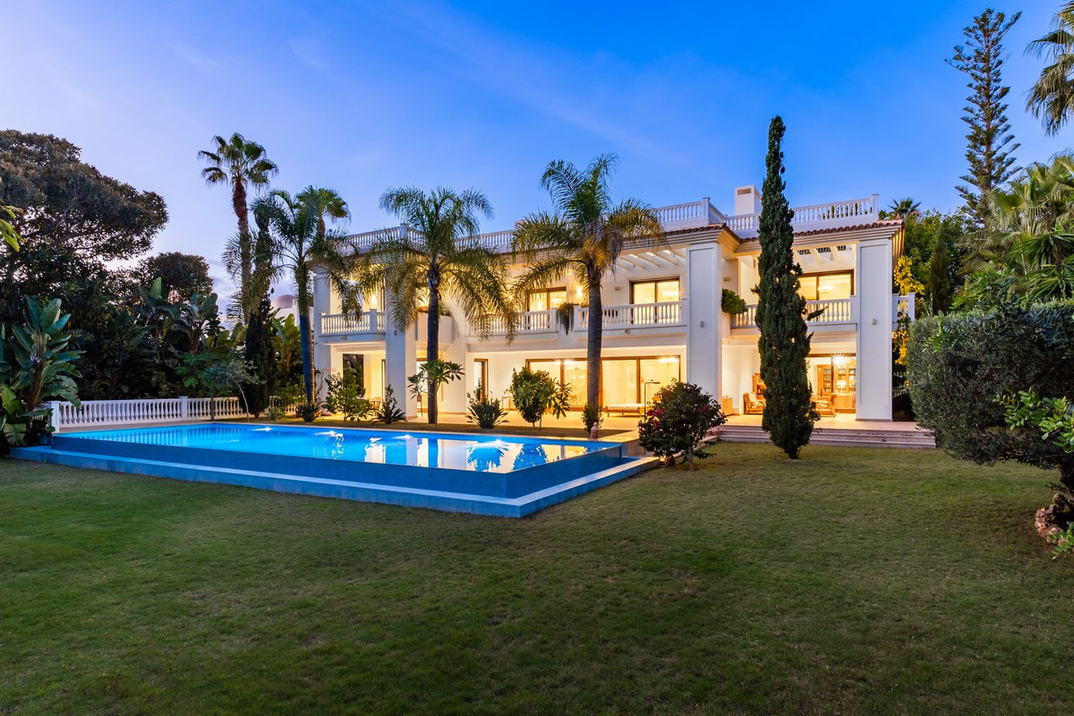 Villa in Guadalmina Baja