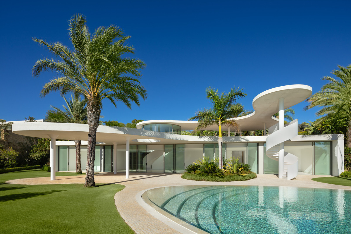 Villa in Casares