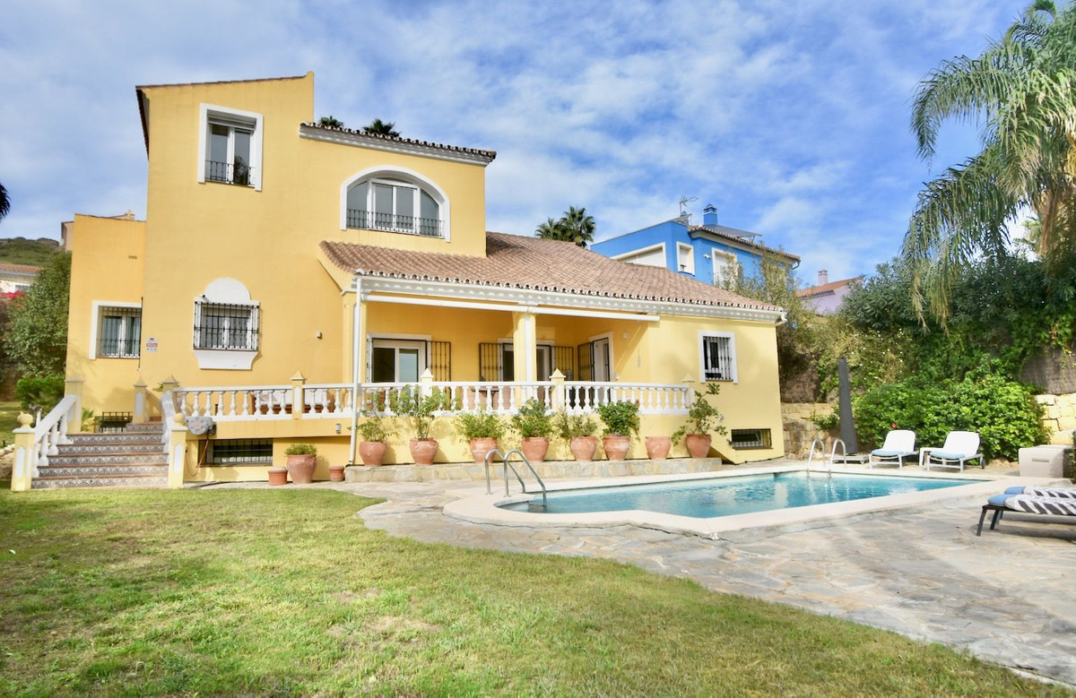 Villa in La Duquesa