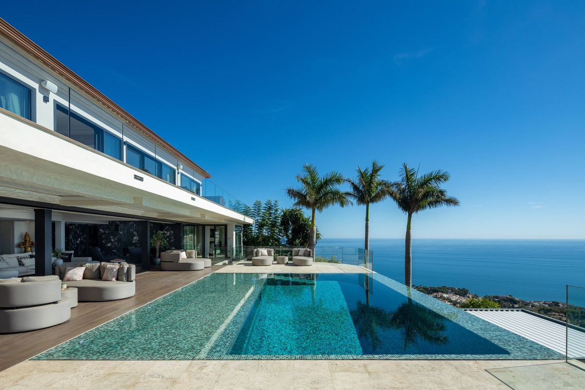 Villa in Benalmadena